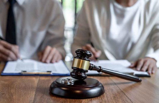 Divorce Lawyer2